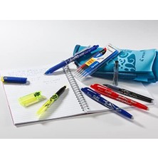 River Pılot Frixion Clicker - Geri Çekilebilir Silinebilir Jel Mürekkep Kalemleri - Mavi Mürekkep - Orta 0,7 mm Uç - Blister 2'li Paket + 6 Bonus Yedek