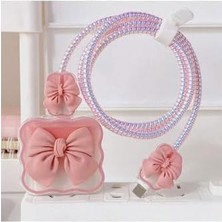 River Şarj Aleti Kılıfı & Kablo Koruyucu Set – 18W/20W Uyumlu | Adaptör Kılıfı, Kablo Düzenleyici, Şarj Ucu Koruyucu – 4'lü Set (Pembe Kurdele)