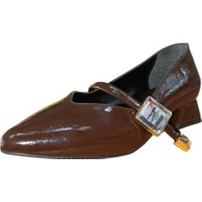 De Scario De Scarıo 050 Kadın Baletli Taş Toka Detaylı Kısa Kalın Topuklu Ayakkabı Kahve