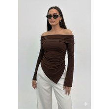 Spirituel Kadın Bluz Asimetrik Yırtmaçlı Carmen Yaka Omzu Açık Vücuda Oturan Sandy Bluz