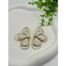 Badiva.co Sedefli Tasarım Çiçek Küpe