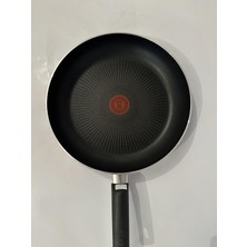 Tefal Titanyum Difüzyon Tabanlı 30 cm Bordo Tava