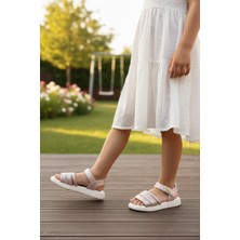 Enoch Och Zarif Işıltılı Şerit Detaylı ve Modern Amblem Aksesuarlı Kız Çocuk Sandalet