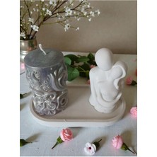 Doğal Romantik Sarılan Çift Heykeli ve El Yapımı Gümüş Rölyef Mum Seti