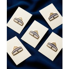 Zaytoon 5\'lu Kaya Kubbesinin Simgesi Altın Renkli Tasarımlı Metal Yaka Rozeti A300001-05