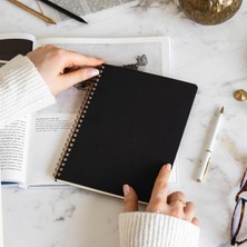 Storemax Uslucanmarketplace A5 Siyah Kraft Karton Kapak 70 Yaprak 110 Gram Düz Çizgisiz Not Defteri