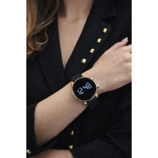 Sonsuzsaat Altın Renk Kasa Siyah Silikon Kordonlu Şık Kadın Kol Saati SU-469