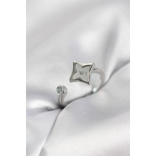 Alvo Store Buğz Gümüş Renk Köşeli Yonca Model Zirkon Taşlı Kadın Yüzük