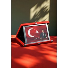 Ahsen resim çerçeve Kadife Kırmızı Kutulu Türk Bayrağı Çerçeveli Kanvas Tablo Gümüş (27X37 - Büyük Boy)