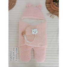 urfakent bilişim ve medya danışmanlık Yenidoğan Kulaklı Şapkalı Açılır Kucaklı Cırt Kapamalı Ayaklı Bebek Battaniyesi Kundak