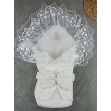 DMR Elegance Yenidoğan Kumru Soft Cotton Taç Nakışlı Trilüks Kundak Bebek Battaniyesi Ekru