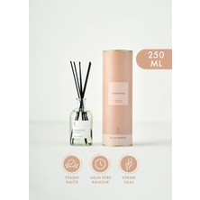 Bella Maison Osmanthus Çubuklu Oda Kokusu Gül ve Sandal Ağacı Aroması 250 ml Siyah Cam Şişe