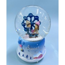 Çift Sevgililer Kar Küresi Büyük Boy Püskürtmeli Işıklı Müzikli Kar Küresi