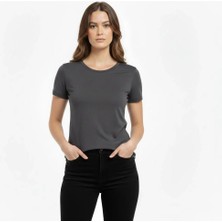 Giyim Center Kadın T-Shirt Bisiklet Yaka Slim Fit Likralı Tişört Günlük Basic Body - Füme