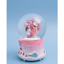 Çift Sevgililer Kar Küresi Büyük Boy Püskürtmeli Işıklı Müzikli Kar Küresi