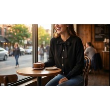 Kadın Yaka Bağlamalı Hırka