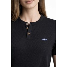 Glam Love Kadın Waffle Dokulu Likralı Henley Yaka Düğmeli Regular Kısa Kollu T-Shirt - Siyah