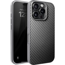 iPhone 16 Pro Için Fiber Karbon Materyal Arka Bölüm Metal Lens Çerçeveli ve Metal Tuşlu Sararmayan ve Çizilmeyen Güçlü Darbe Emici Premium Silikon Kılıf (Gri, 16 Pro)
