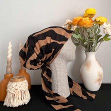 Anatölye Kahverengi Siyah Zebra Desen Tülbent Eşarp Bone - Kaymaz Terletmez (Kaymayan)
