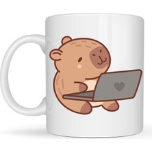 Maarketim Sevimli Kapibara Laptop Tasarımlı Porselen Kupa MODEL 103 – Ofis & Ev İçin Sıcak Kahve Kupası Hediye Fikirleri