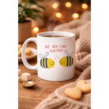 Maarketim We Bee-Long Together Yazılı Sevimli Arı Tasarımlı Porselen Kupa - Sevgiliye Arkadaşa Özel Hediye