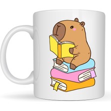 Maarketim Kitap Okuyan Kapibara Tasarımlı Porselen Kupa MODEL 100 – Kahve & Çay Keyfi İçin Sıcacık ve Sevimli Tasarım CAPYBARA