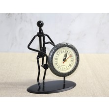 Derin Stok Metal Saatli Saksafon Çalan Müzisyen