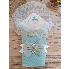 DMR Elegance Yenidoğan Kuzulu Taç Nakış Güpürlü Fiyonklu Duvaklı Prizma Taş Unisex Kundak Bebek Battaniyesi Su Yeşili