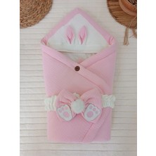 DMR Elegance Yenidoğan 4 Kat Müslin Kumaş Kulaklı Patili Fiyonk Bebek Battaniyesi Kundak Pembe