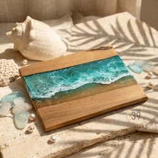 39 Art Studio Bright Ocean Ceviz & Epoksi Sunum Tahtası – 24X32 cm