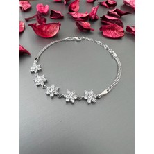 Zeta Jewel 925 Ayar Gümüş Çiçek Motifli Taşlı Kadın Bileklik -Zarif ve Modern Tasarım