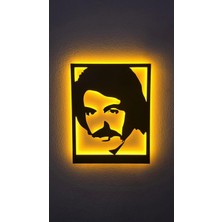 Elert Design Studio Ferdi Tayfur Silüetli Ahşap LED Işıklı Tablo – El Yapımı Lazer Kesim Dekoratif Hediye Lamba