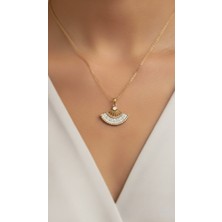 Lune Design Yarım Ay Yelpaze Motifli Beyaz Mineli, Altın Kaplama Pirinç Uçlu Çelik Kolye