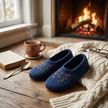 Robotel El Örmesi Çiçek Nakışlı Lacivert Yün Tuşeli Patik