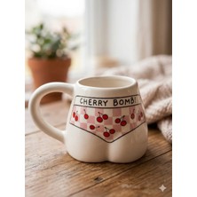 Palto Tasarım Cherry Bomb! Bikinili El Yapımı Beyaz Parlak Popo Kupa - El Işçiliği Hediyelik Kupa Bardak Mug