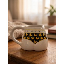 Palto Tasarım Ördek Desen Bikinili El Yapımı Beyaz Parlak Popo Kupa - El Işçiliği Hediyelik Kupa Bardak Mug