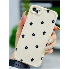 Data Store 7-8 - Se 2020 - Se 2022 ile Uyumlu Baskılı Siyah Papatya Darbe Önleyici Silikon Kılıf