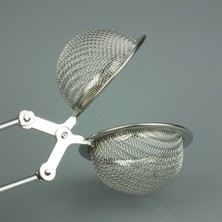 By Nevser® Paslanmaz Metal Pratik Kolay Bitki Çayı Demleme Süzgeci Aparatı