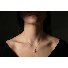 Orb | 925 Ayar Gümüş Inci ve Zirkon Taşlı Minimalist Yuvarlak Kolye