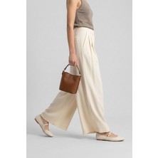 Bella Bej Mat Cilt Altın Toka Detay Düz Taban Kadın Babet