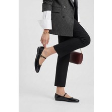 Bella Siyah Mat Cilt Altın Toka Detay Düz Taban Kadın Babet