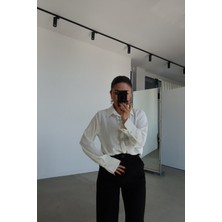 Özge Özgenç Fiyonk Aksesuarlı Gömlek