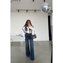 Özge Özgenç Ispanyol Paça Taşlamalı Jean