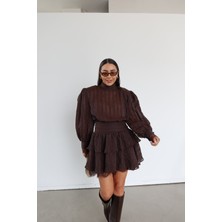 Özge Özgenç Omuzu Vatkalı Boyundan Bağlamalı Premium Elbise