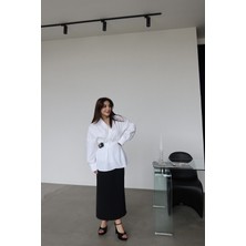 Özge Özgenç Bel Dekolteli Yırtmaçlı Etek