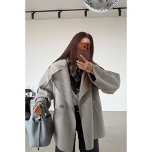 Özge Özgenç Kruvaze Yaka Iki Düğmeli Kaşe Ceket