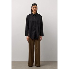 Molene Siyah Pamuklu Arkası Pile Detaylı Regular Fit Gömlek