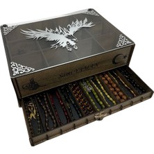 Yaman Hediyelik Kişiye Özel Isimli Tesbih ve Saat Koleksiyon Kutusu – 10 Tesbih 12 Saat | Ahşap & Pleksi Tasarım