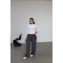 Özge Özgenç Çizgili Bel Aksesuarlı Pantolon