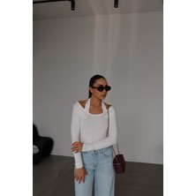 Özge Özgenç Boyundan Geçmeli Yarı Büzgülü Bluz